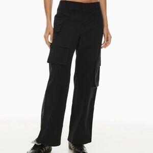 Aritzia Wilfred Free Picture High Rise Cargo Pants in Black, Size 4